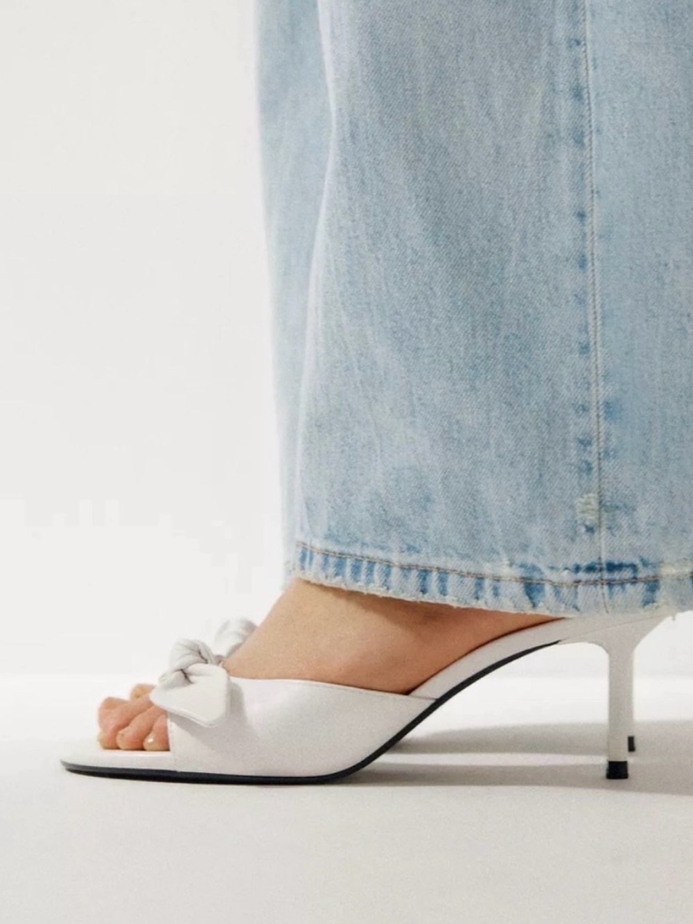 NWT Zara White Bow Kitten Heel Sandal